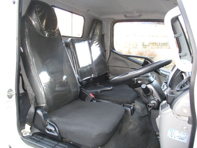 三菱ふそうキャンター平ボディ小型（2t・3t）[写真21]