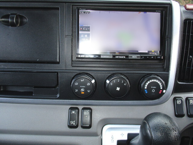 三菱ふそうキャンター平ボディ小型（2t・3t）[写真27]