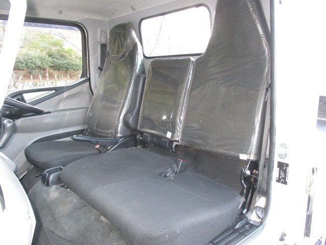 三菱ふそうキャンター平ボディ小型（2t・3t）[写真30]