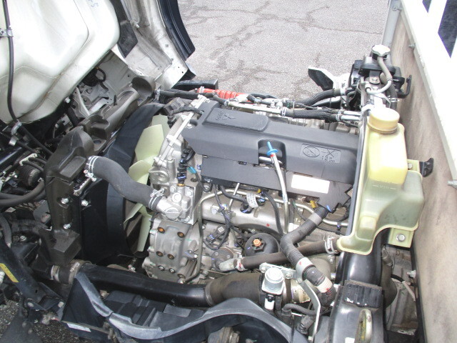 三菱ふそうキャンター平ボディ小型（2t・3t）[写真31]