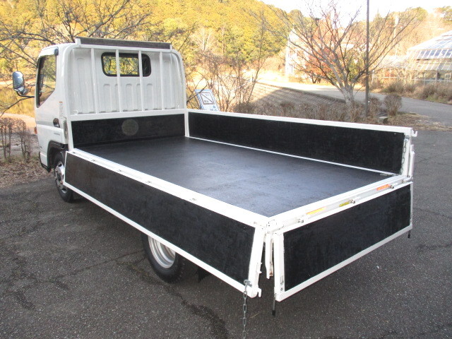 三菱ふそうキャンター平ボディ小型（2t・3t）[写真06]