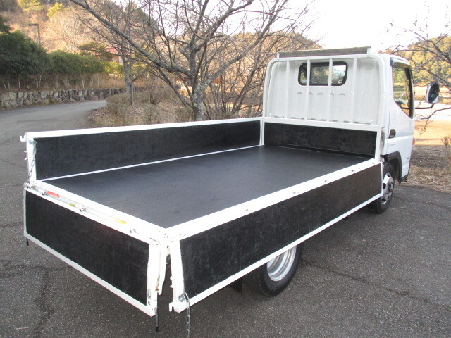 三菱ふそうキャンター平ボディ小型（2t・3t）[写真07]