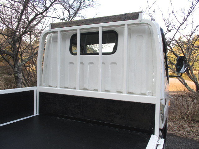 三菱ふそうキャンター平ボディ小型（2t・3t）[写真08]