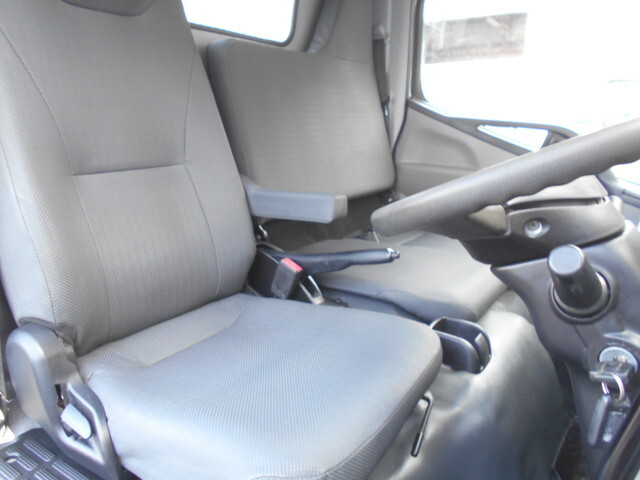 三菱ふそうキャンターダンプ小型（2t・3t）[写真28]