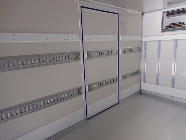 三菱ふそうファイター冷凍車（冷蔵車）中型（4t）[写真29]