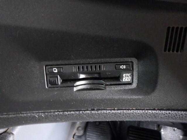 いすゞギガアルミウイング大型（10t）[写真12]