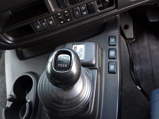 いすゞギガアルミウイング大型（10t）[写真13]