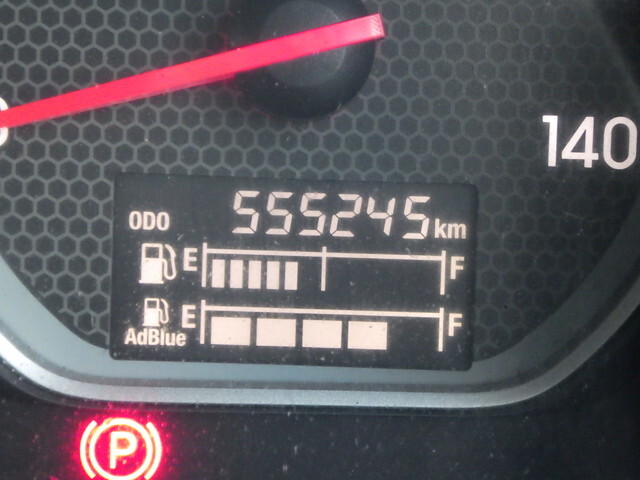 いすゞギガアルミウイング大型（10t）[写真16]