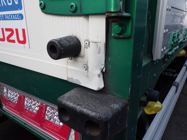 いすゞギガアルミウイング大型（10t）[写真30]