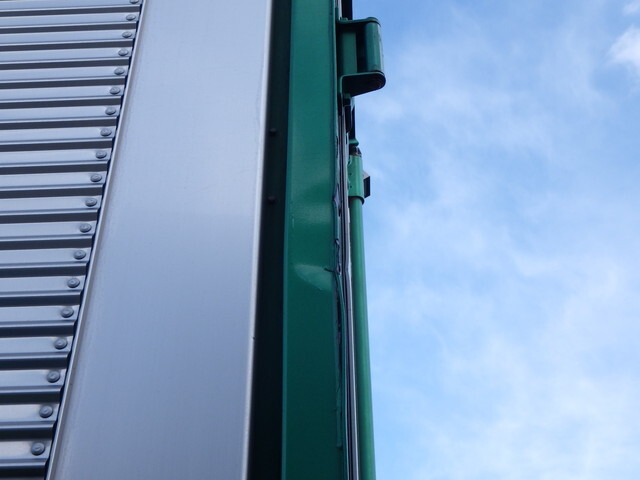 いすゞギガアルミウイング大型（10t）[写真31]