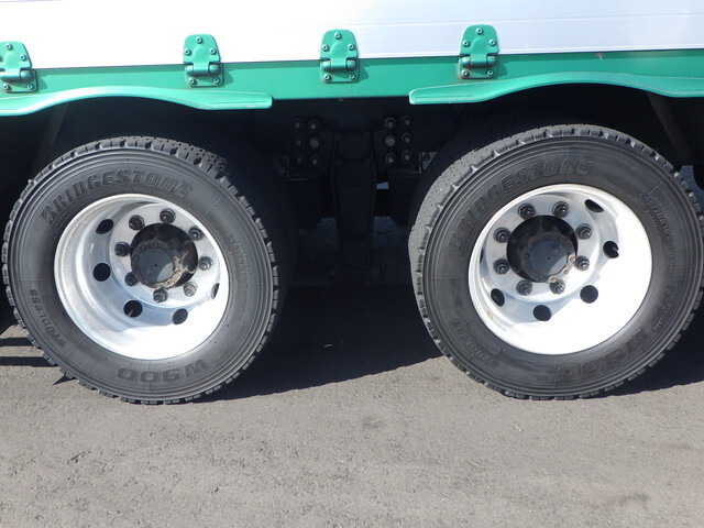 いすゞギガアルミウイング大型（10t）[写真35]