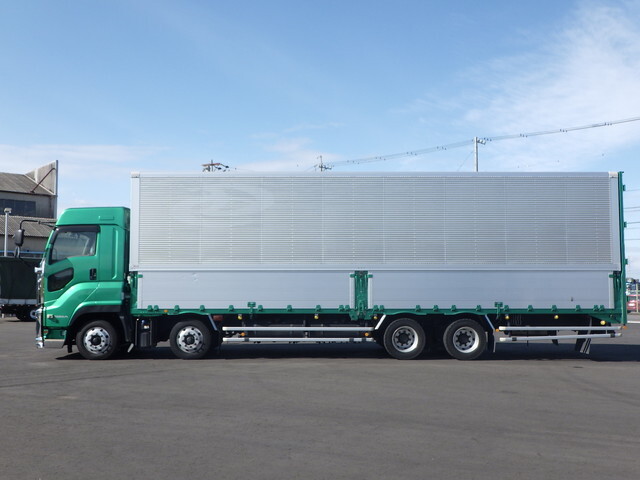 いすゞギガアルミウイング大型（10t）[写真08]