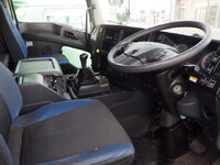 いすゞギガアルミウイング大型（10t）[写真10]