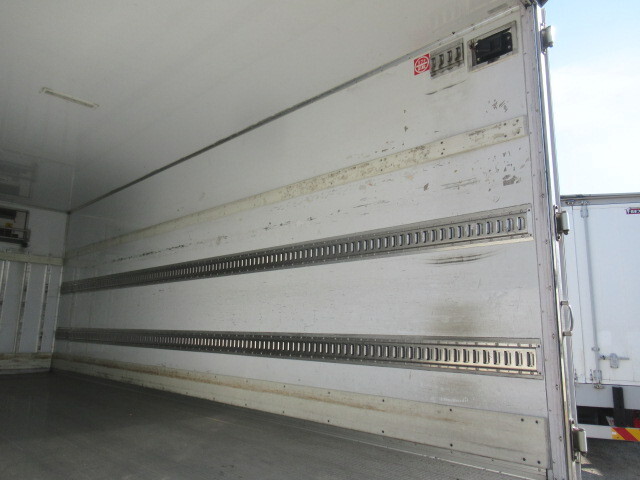 日野レンジャー冷凍車（冷蔵車）中型（4t）[写真10]