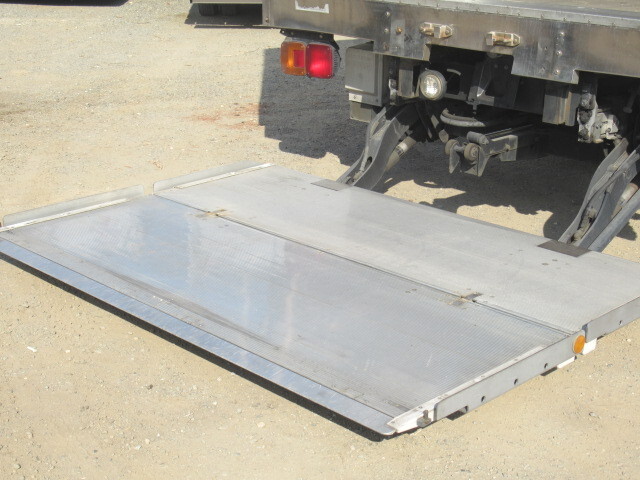 日野レンジャー冷凍車（冷蔵車）中型（4t）[写真17]