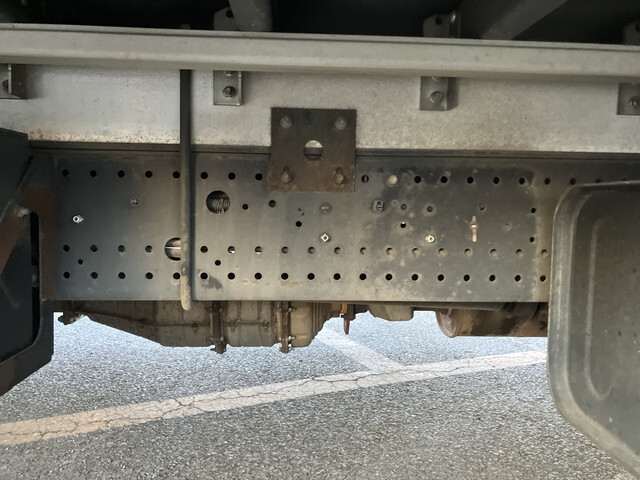 いすゞフォワードアルミウイング中型（4t）[写真23]