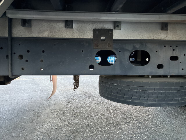 いすゞフォワードアルミウイング中型（4t）[写真24]