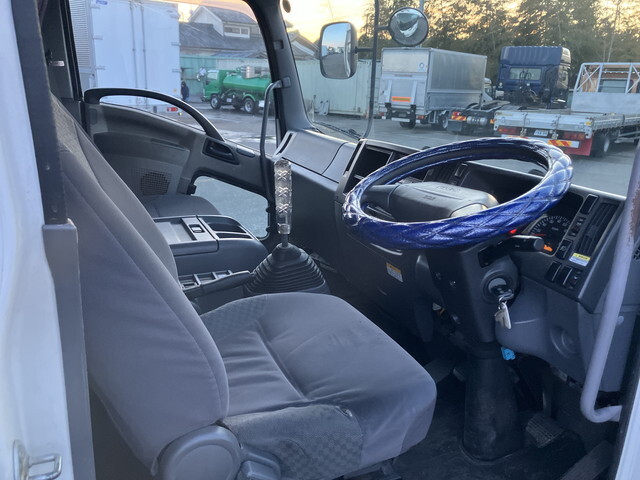 いすゞフォワードアルミウイング中型（4t）[写真35]