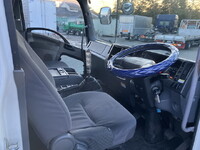 いすゞフォワードアルミウイング中型（4t）[写真36]