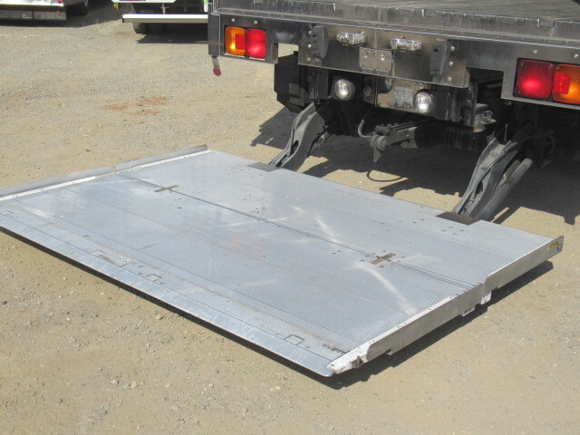 日野レンジャー冷凍車（冷蔵車）中型（4t）[写真15]