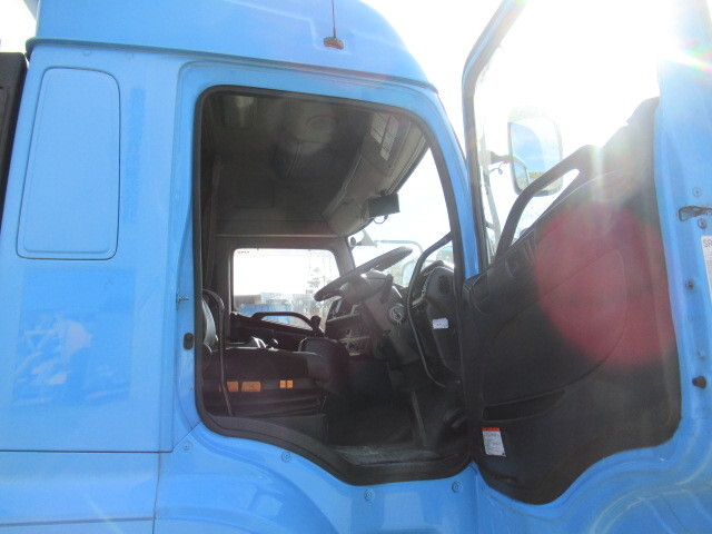 日野プロフィアアルミウイング大型（10t）[写真22]