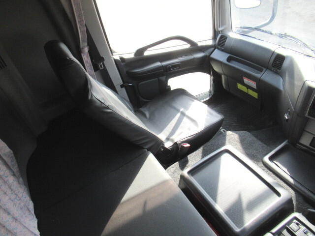 日野プロフィアアルミウイング大型（10t）[写真26]