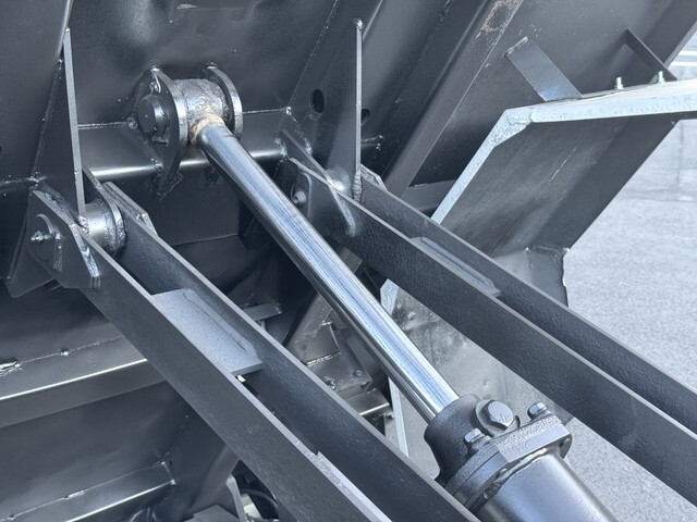 いすゞフォワードダンプ中型（4t）[写真25]