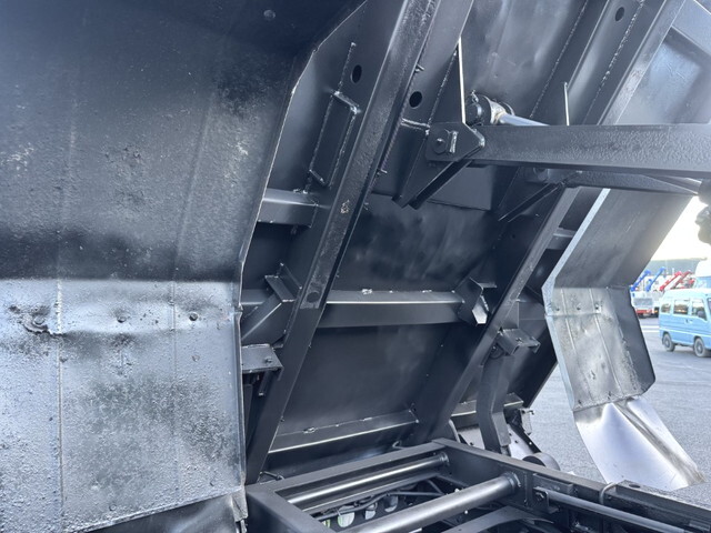 いすゞフォワードダンプ中型（4t）[写真27]