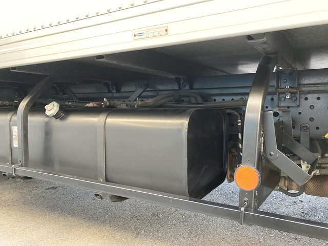 いすゞエルフパネルバン小型（2t・3t）[写真10]