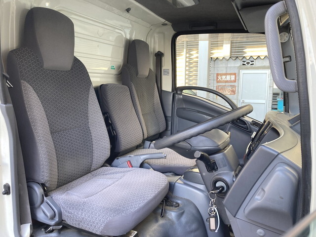 いすゞエルフパネルバン小型（2t・3t）[写真14]