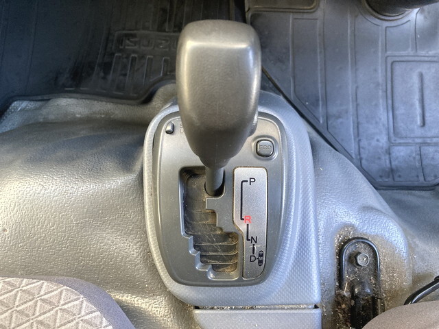 いすゞエルフパネルバン小型（2t・3t）[写真17]