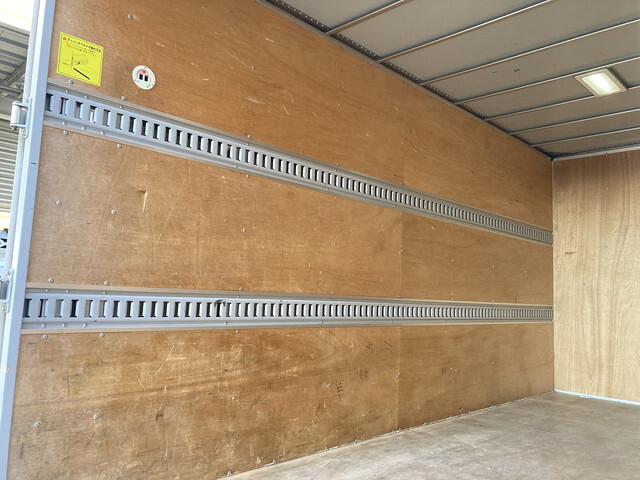 いすゞエルフパネルバン小型（2t・3t）[写真20]