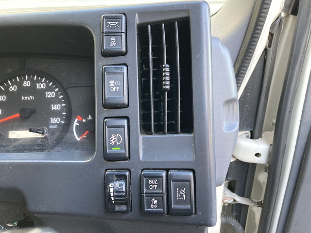 いすゞエルフパネルバン小型（2t・3t）[写真33]