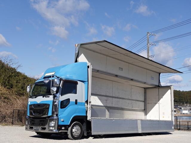 いすゞギガアルミウイング大型（10t）[写真01]