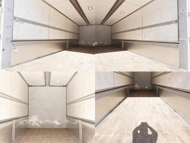 いすゞギガアルミウイング大型（10t）[写真13]