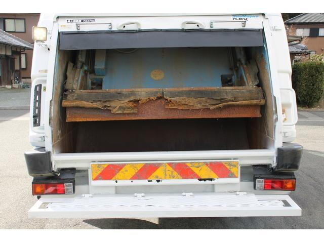 いすゞフォワードパッカー車（塵芥車）中型（4t）[写真12]