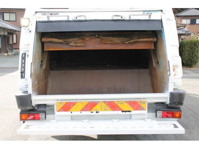 いすゞフォワードパッカー車（塵芥車）中型（4t）[写真13]