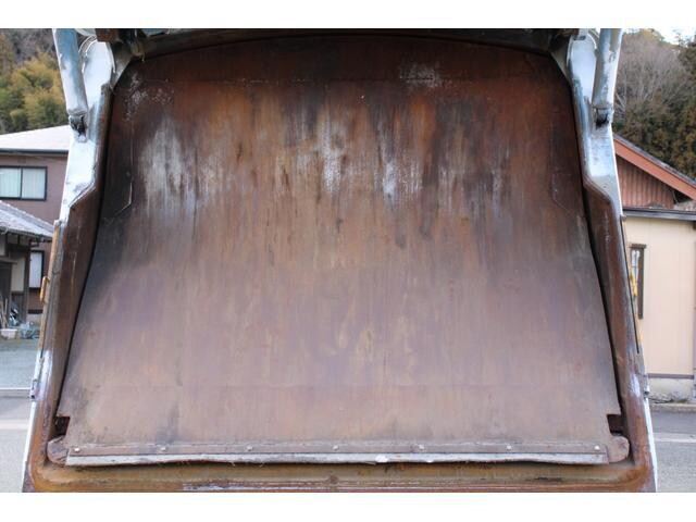 いすゞフォワードパッカー車（塵芥車）中型（4t）[写真17]