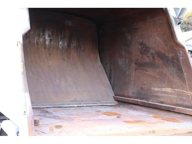 いすゞフォワードパッカー車（塵芥車）中型（4t）[写真18]