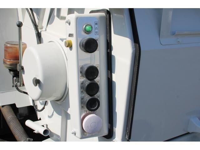 いすゞエルフパッカー車（塵芥車）小型（2t・3t）[写真12]