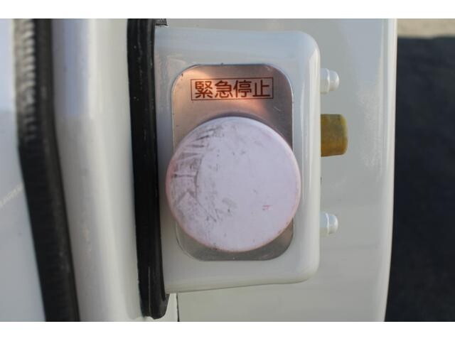 いすゞエルフパッカー車（塵芥車）小型（2t・3t）[写真13]