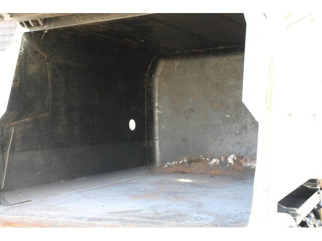 いすゞエルフパッカー車（塵芥車）小型（2t・3t）[写真14]