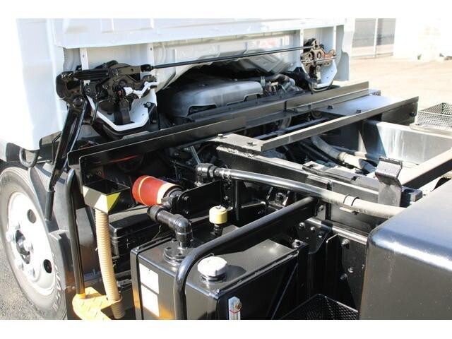 いすゞエルフパッカー車（塵芥車）小型（2t・3t）[写真24]