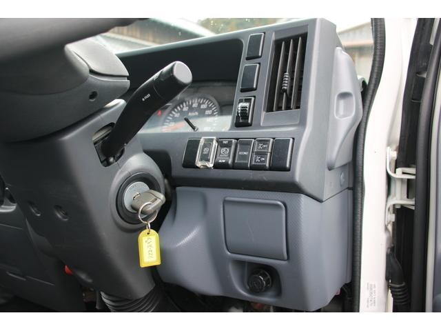 いすゞエルフクレーン4段小型（2t・3t）[写真33]