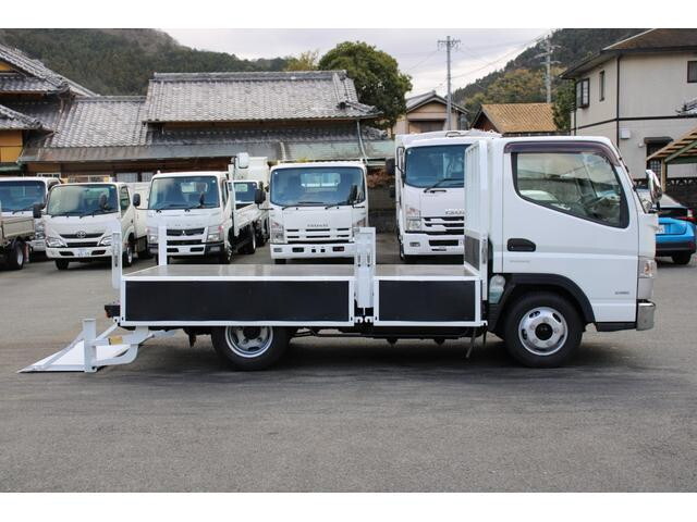 三菱ふそうキャンター平ボディ小型（2t・3t）[写真12]