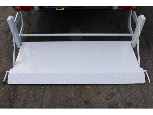 三菱ふそうキャンター平ボディ小型（2t・3t）[写真14]