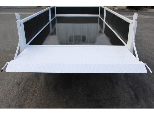 三菱ふそうキャンター平ボディ小型（2t・3t）[写真15]