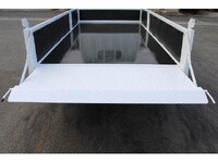 三菱ふそうキャンター平ボディ小型（2t・3t）[写真16]