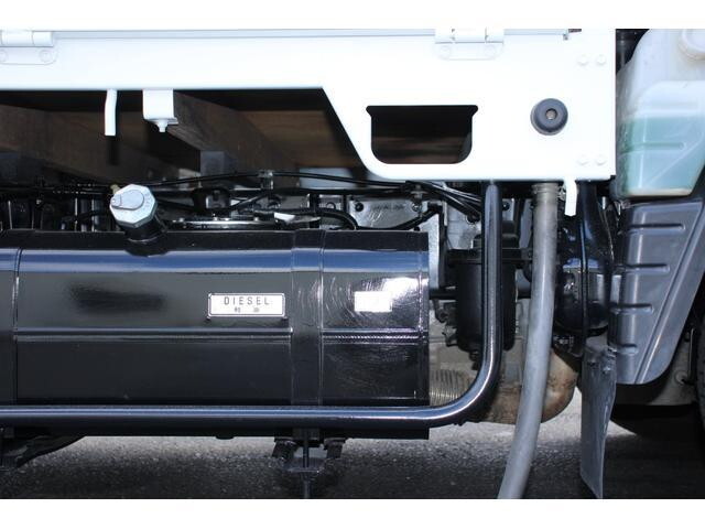 三菱ふそうキャンター平ボディ小型（2t・3t）[写真19]