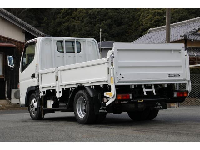 三菱ふそうキャンター平ボディ小型（2t・3t）[写真02]